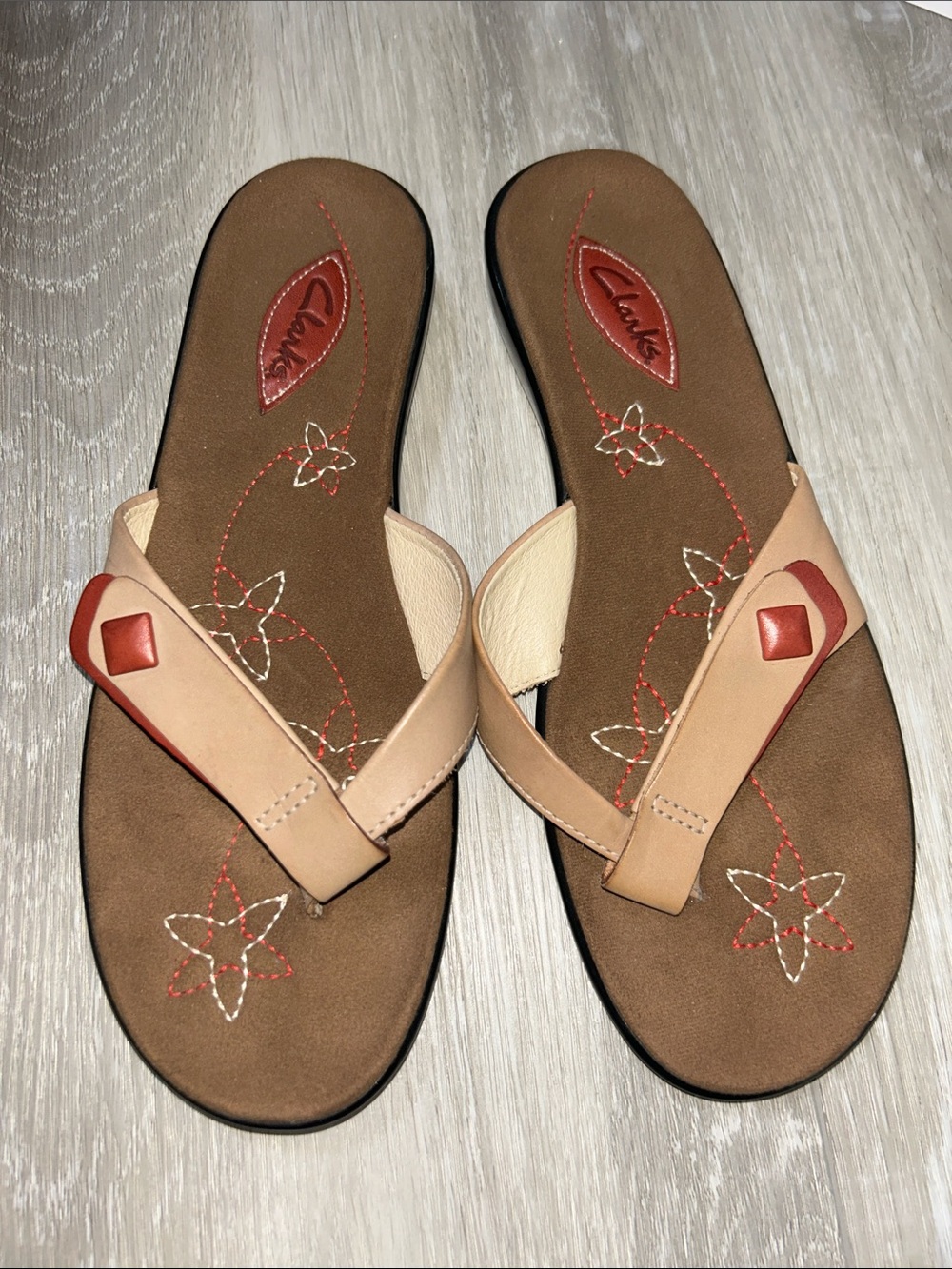 NEW Clarks Reedly Juno Leather Thong Sandals Size 7